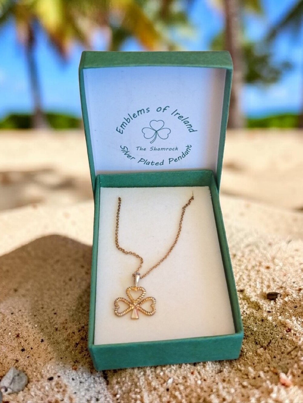 Vtg Goldtone Shamrock Pendant Necklace